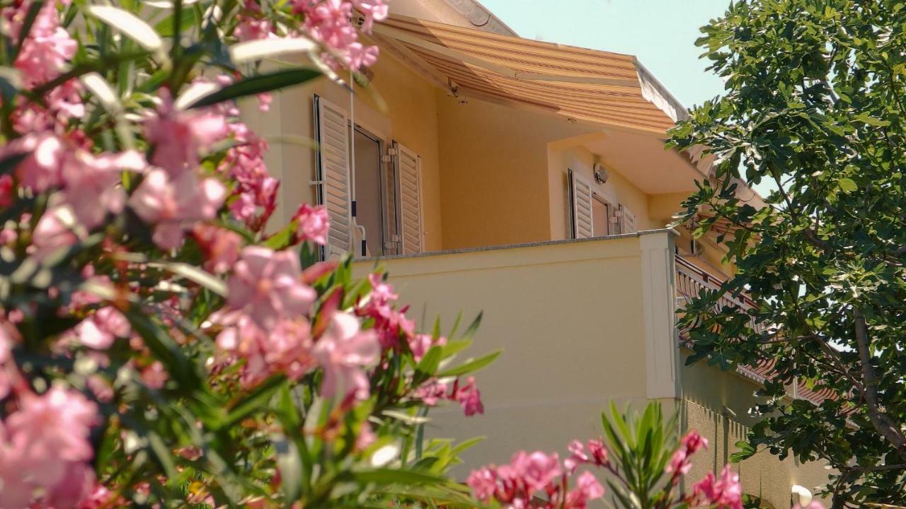 Adria Arba Apartments ราบ ภายนอก รูปภาพ